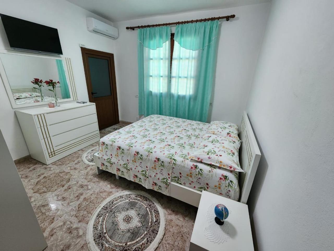 Private Room On A Shared Apartament Near Durres Beach Exterior foto
